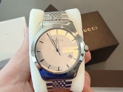 Gucci Mens Silver Steel Watch