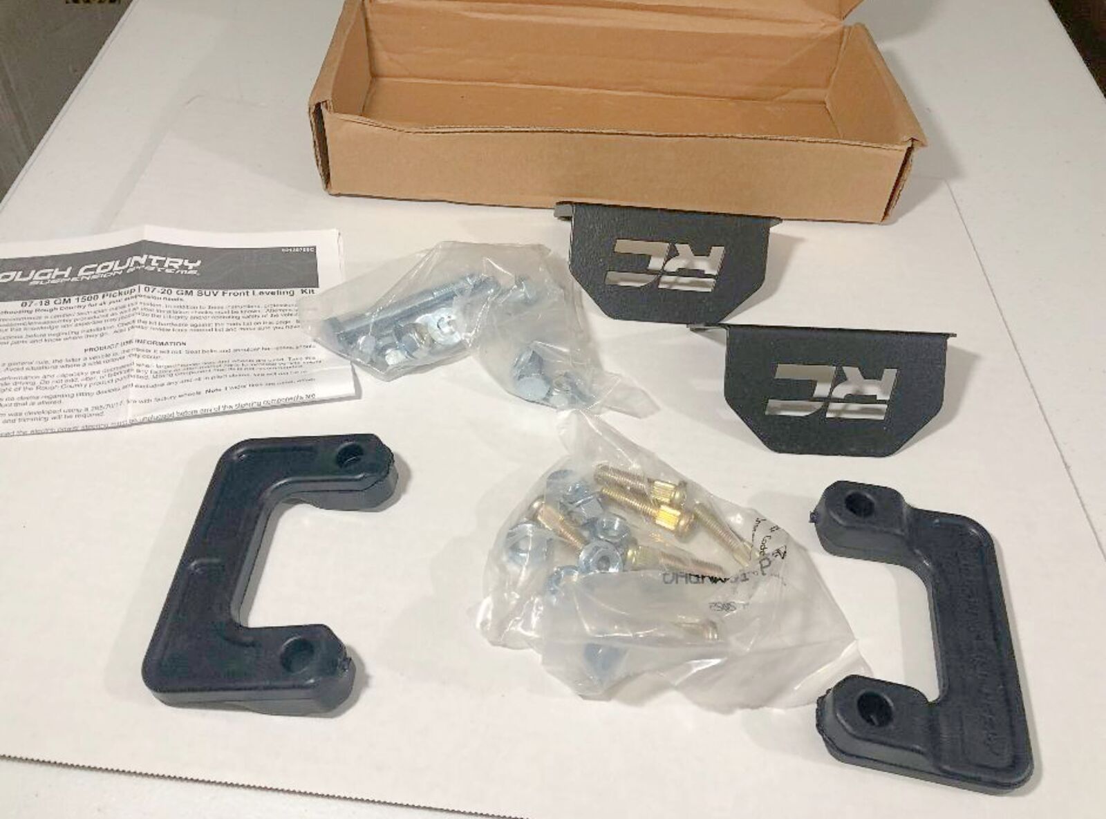 Rough Country 07-18 GM 1500 Pickup 07-20 GM SUV Front Leveling Kit