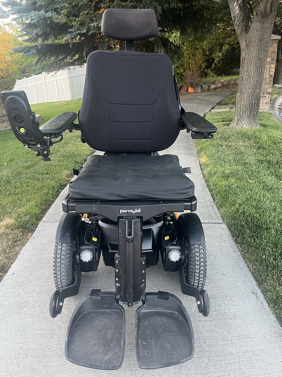 Permobil F3 Power Wheelchair with ROHO Cushion
