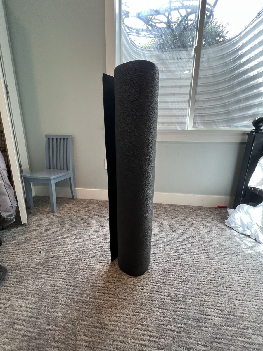 Black Rubber Rolled Fitness Mat For Gym Equipment Or Workout