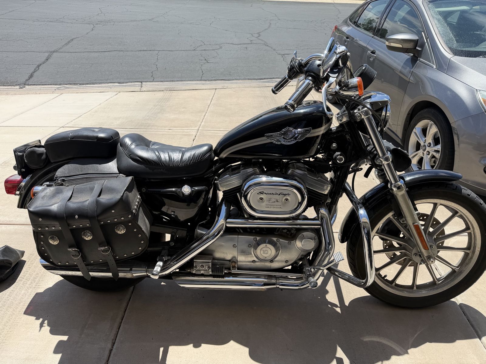 Harley Davidson hugger 883