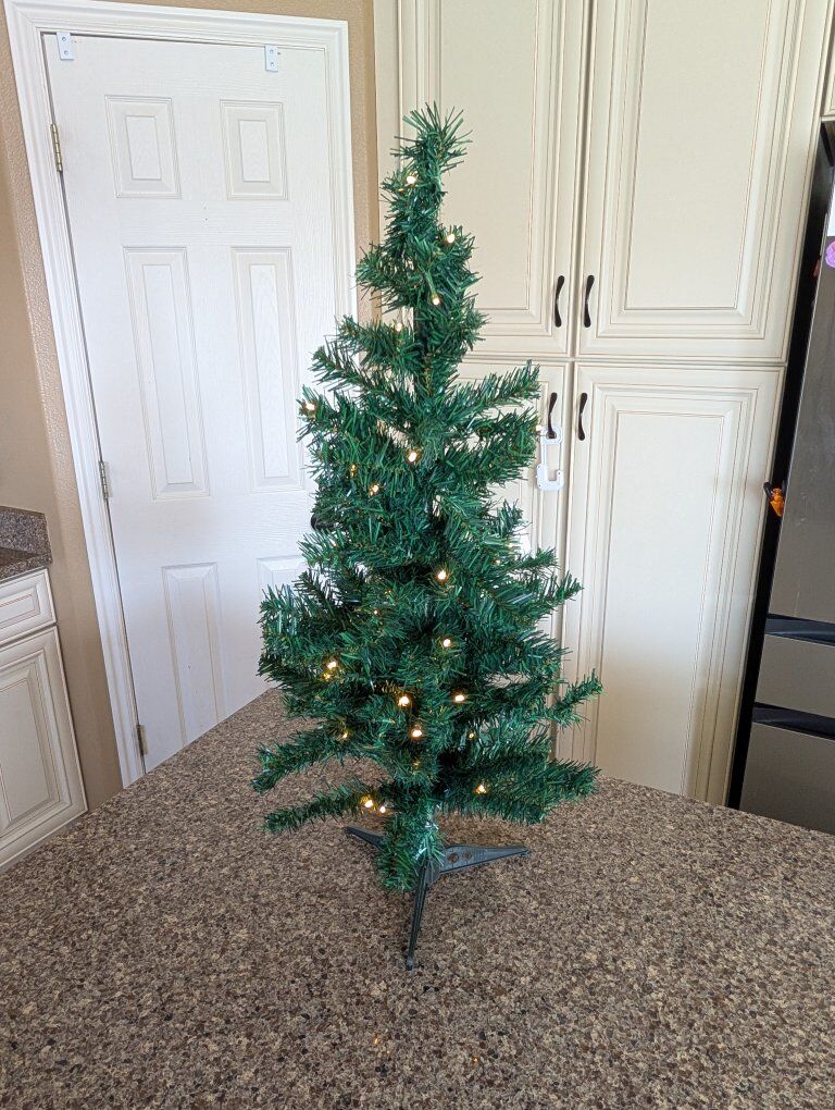 New 3ft Pre Lit Christmas Tree