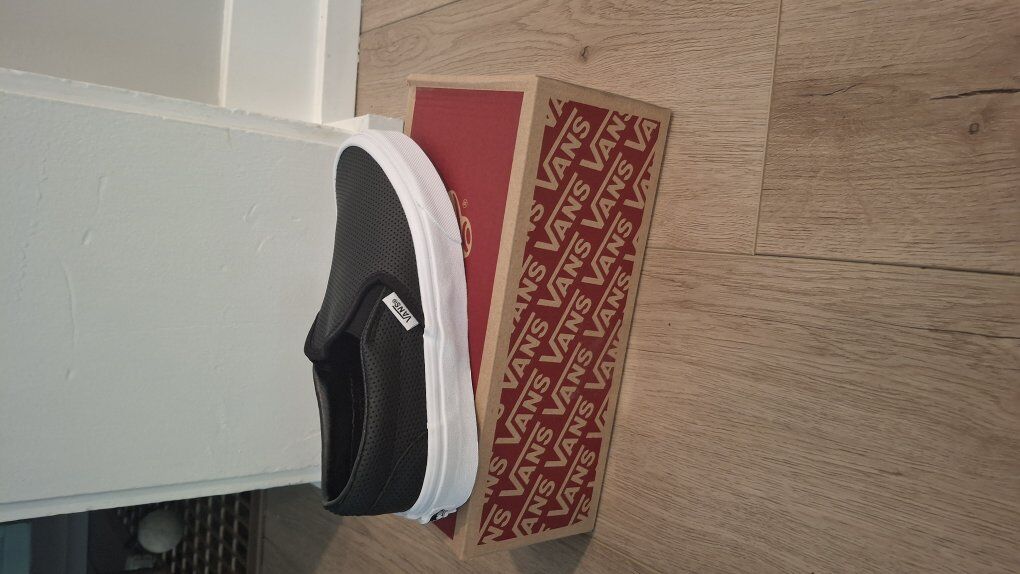 New Vans slip-on
