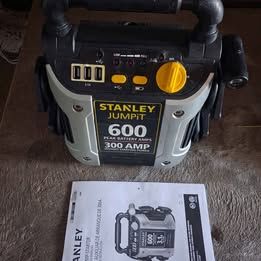Stanley 300 amp jump starter