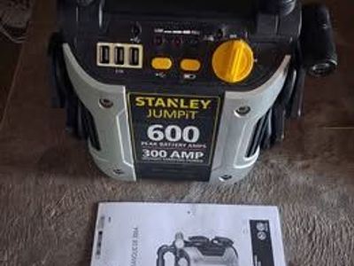 Stanley 300 amp jump starter