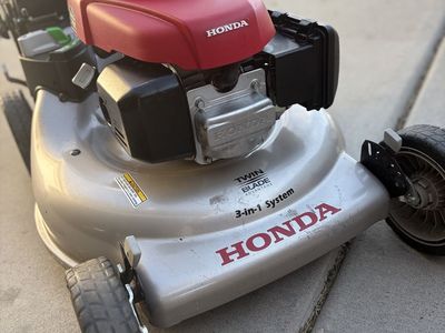 Honda HRR216 21” Self-Propelled Lawn Mower - Fully Serviced