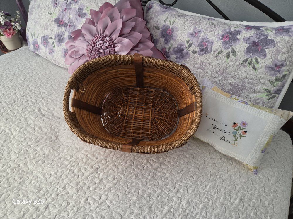 WICKER BASKET