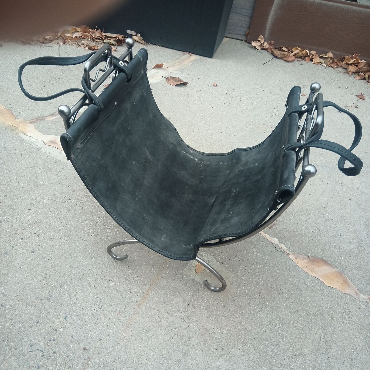 Minuteman log holder and leather carrier