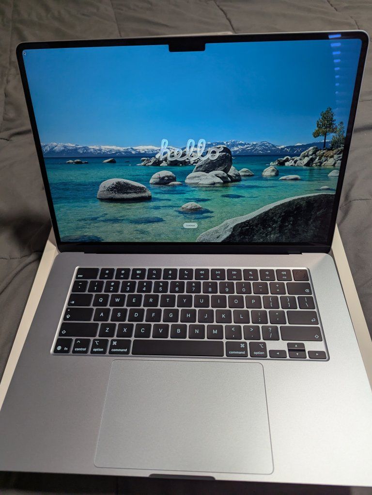 M5 Macbook Air 15", 512GB SSD, 16GB RAM (10-core CPU and 10-core GPU), Sky Blue