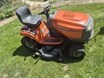 Husqvarna YTH2148 48” Riding Mower – Newer 20HP V-Twin