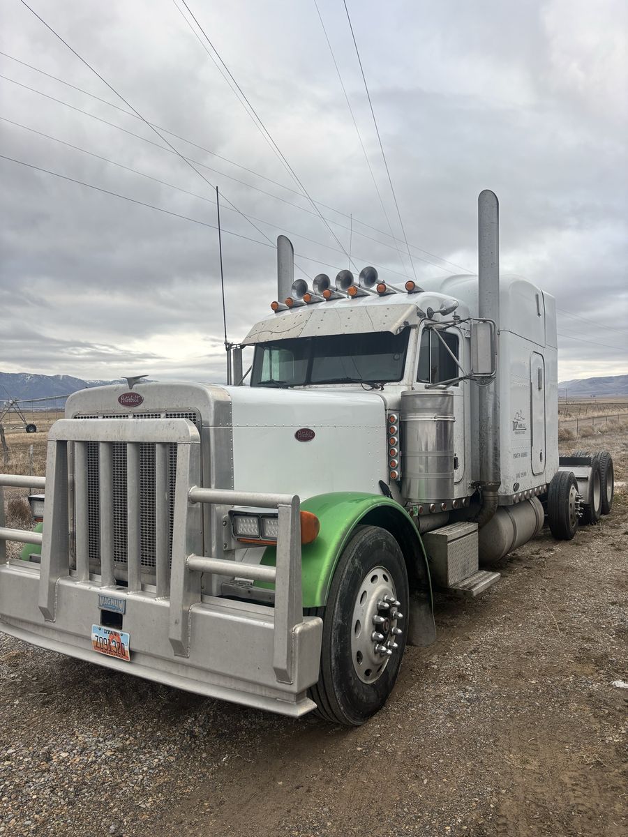 2001 379 Peterbilt **Fresh Rebuild**