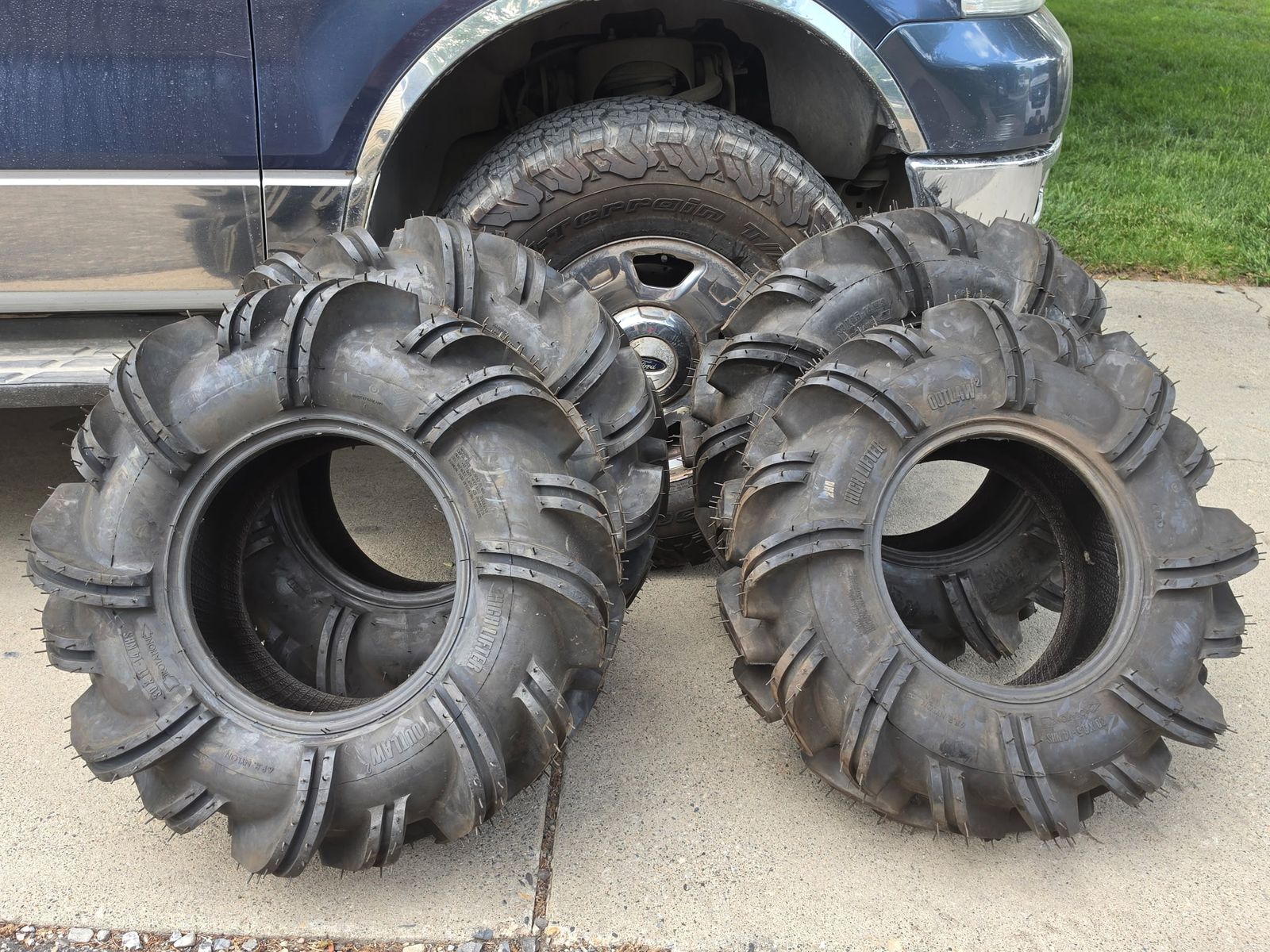 High Lifter Outlaw 2 (2)30x11-14 (2)30x9.5-14