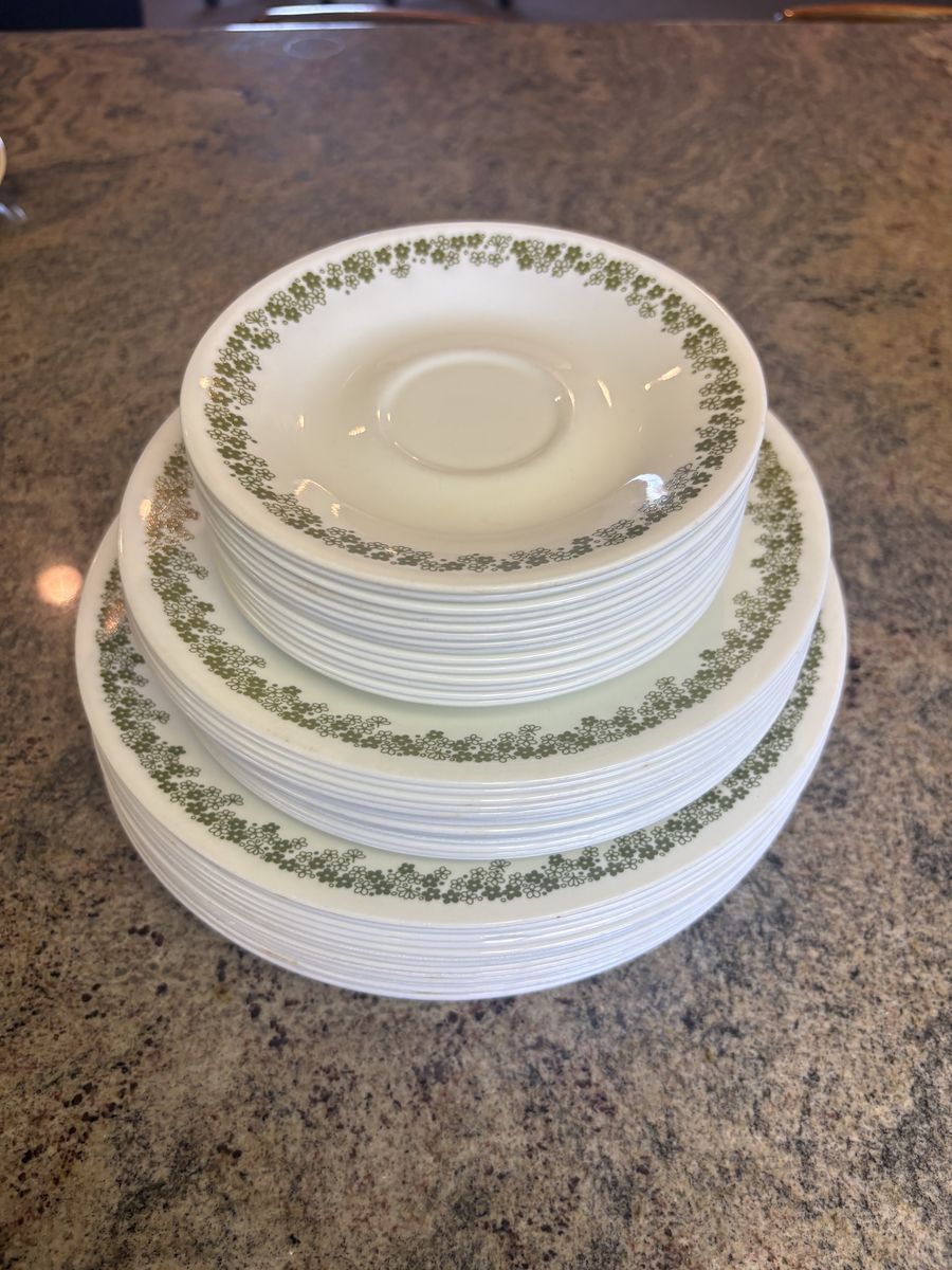 Vintage Corelle Spring Blossom Green (“Crazy Daisy”) Dinnerware Plate Set $80/all cash/venmo
