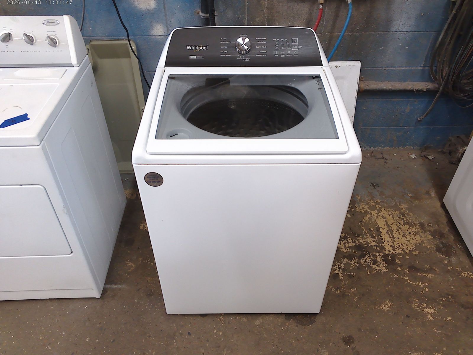 Whirlpool White Top-Load Washing Machine with Glass Lid