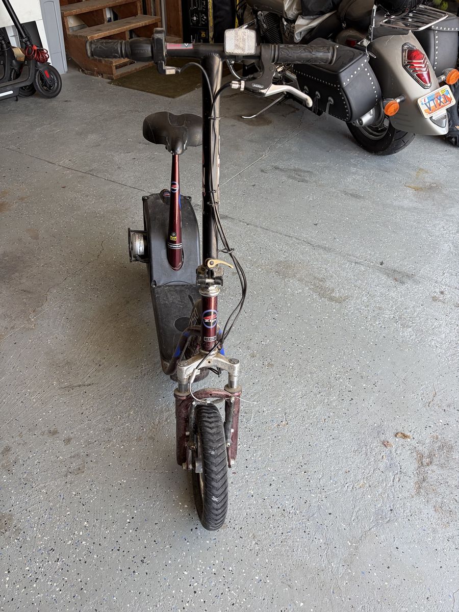 Ezip E750 Scooter. In great shape. Batteries are in good condition. 