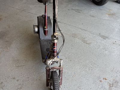 Ezip E750 Scooter. In great shape. Batteries are in good condition.