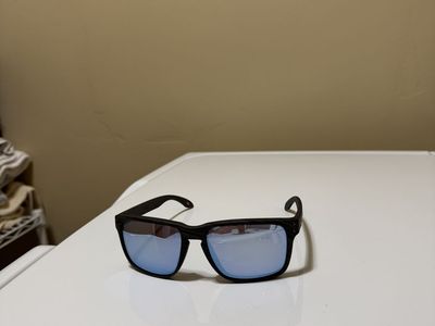 OAKLEY HOLBROOk XXL WOODGRAIN SUNGLASSES ( CASH ONLY)