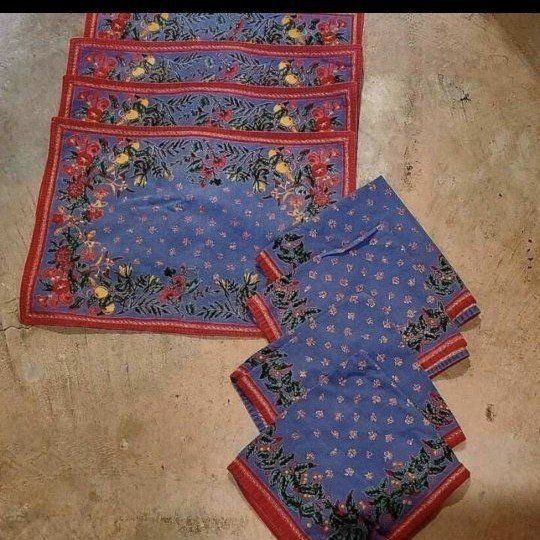 Williams Sonoma Placemats/Napkins