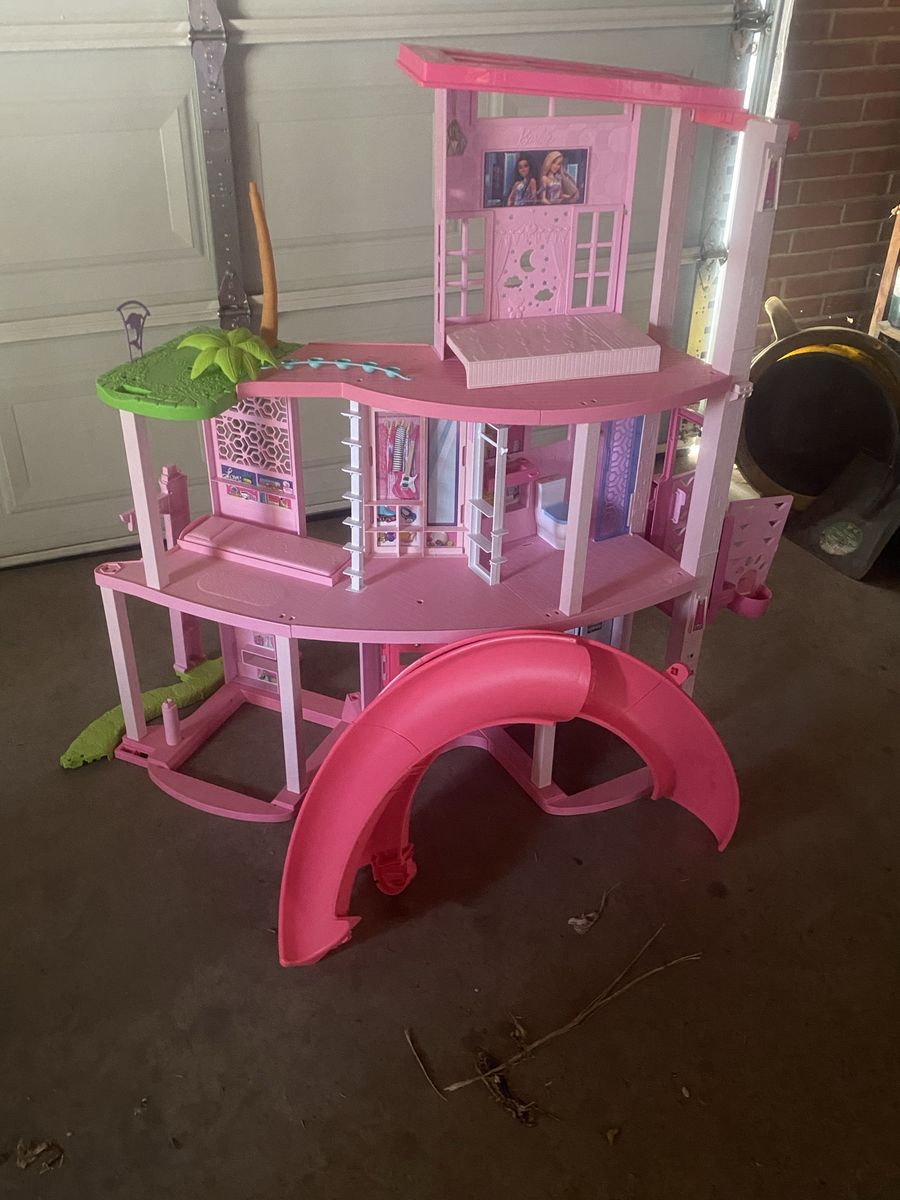 Barbie dream house