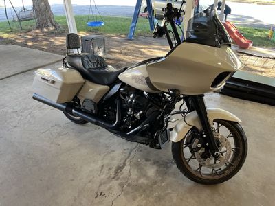 2023 Harley-Davidson Road Glide ST Touring Motorcycle - Off-White/Sandstorm