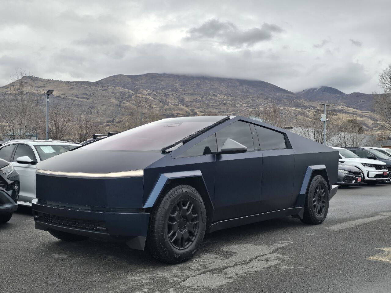 2024 Tesla Cybertruck Base