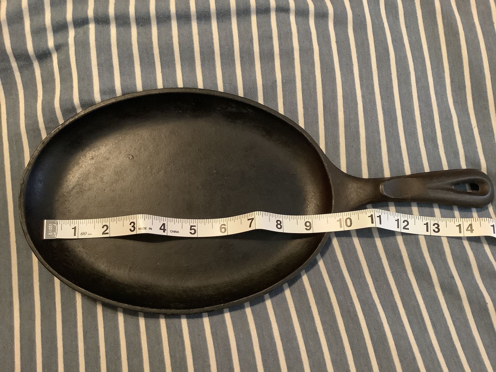 Vintage Cast Iron Sizzle Server Skillet Pan, Made in USA, 10 inch Oval