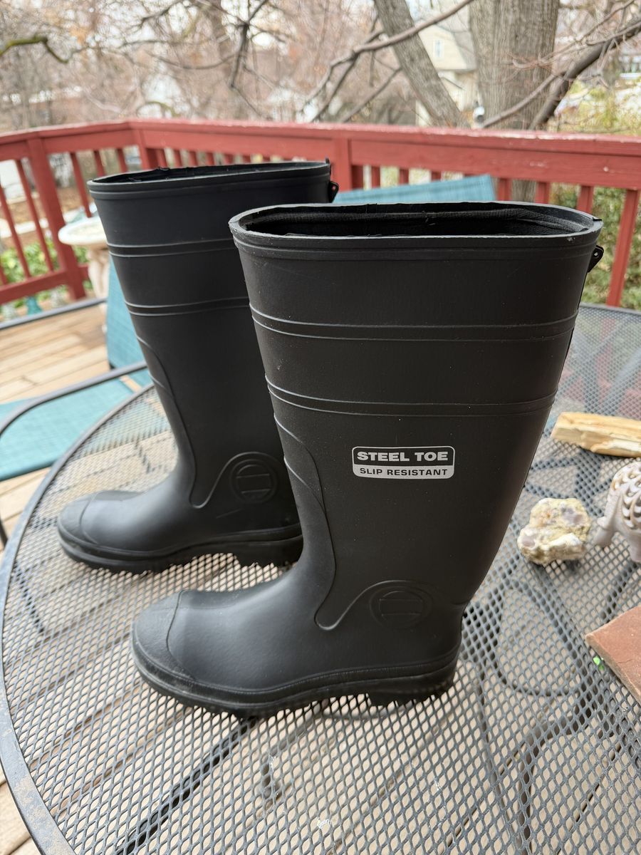 Genfoot Steel Toe Slip Resistant Men's Sz 9 Boots