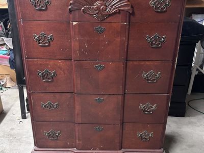 Chest of drawers