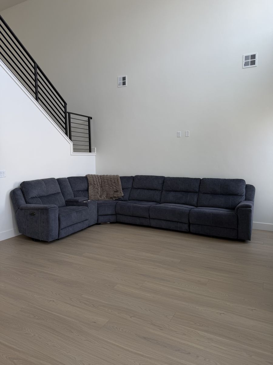 Main image 5