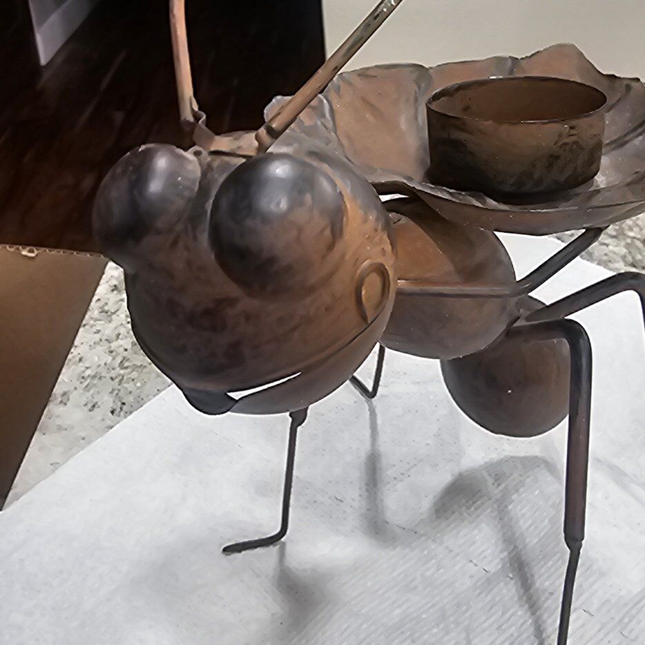 Tea Candle Holder * Ant carrying Leaf