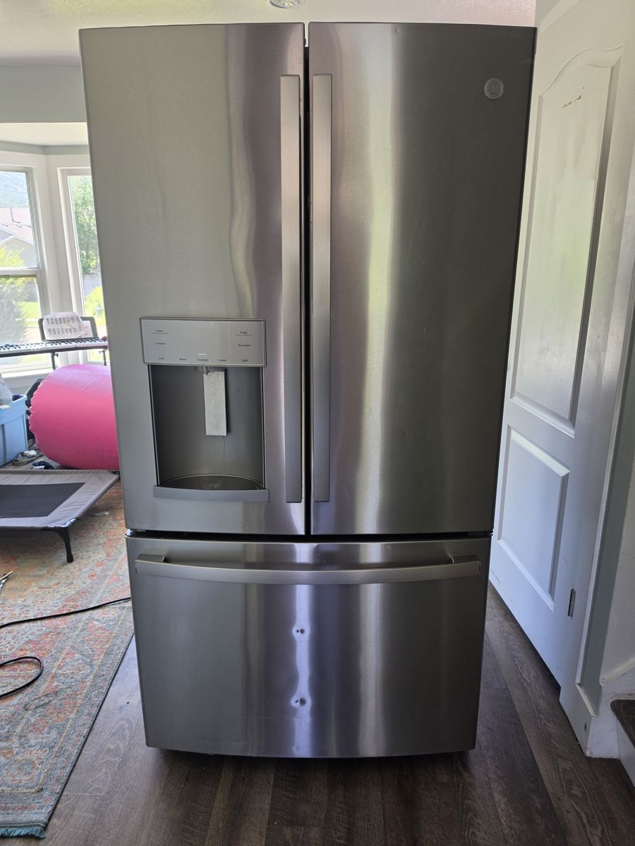 GE French Door Refrigerator - GFD28GYNBFS - Functions and cools, needs control board