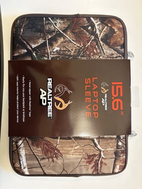 PALLET OF LAPTOP SLEEVES (NEW) 5 PER CASE/