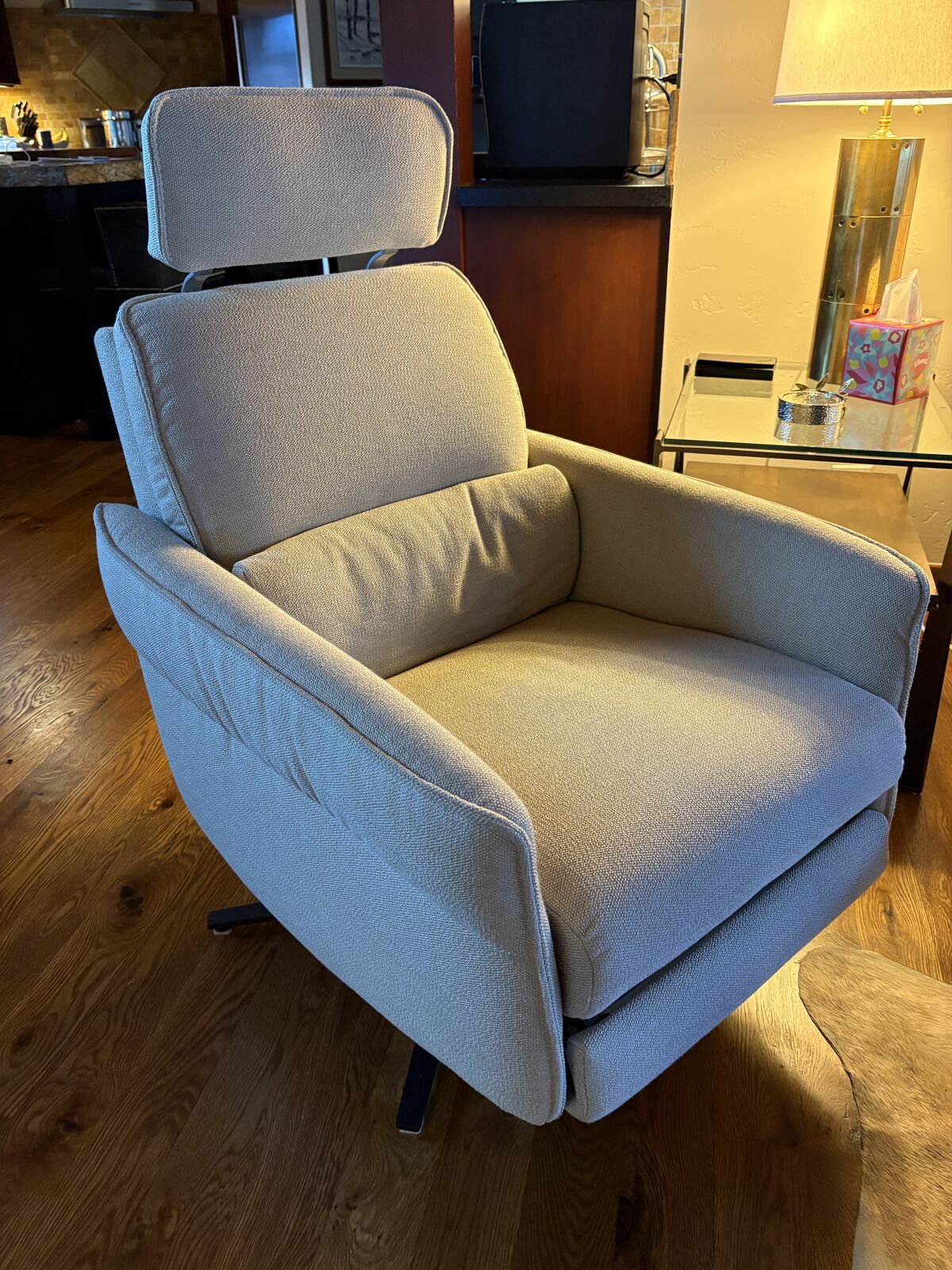 LIKE NEW HIMOLLA RECLINER