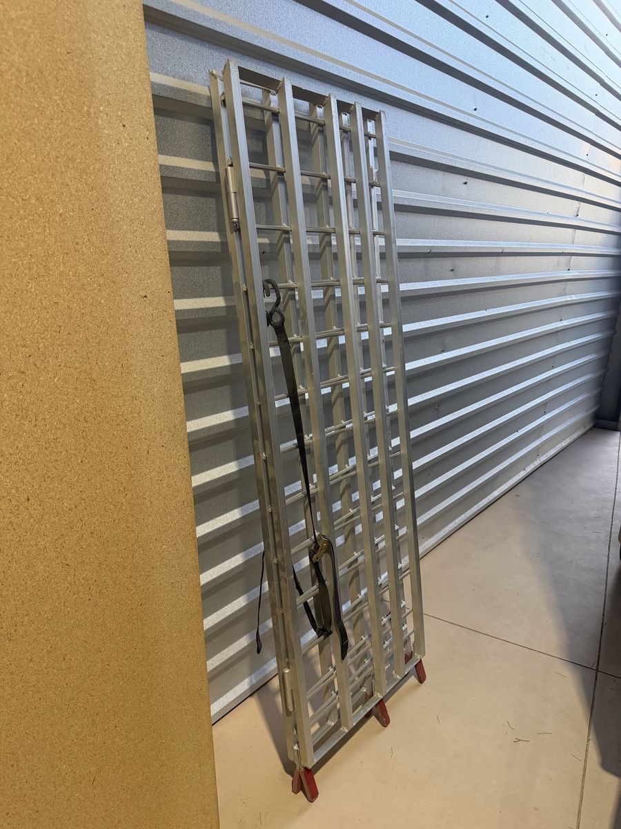 Heavy-Duty Aluminum Folding Loading Ramp with Straps - 6ft Long
