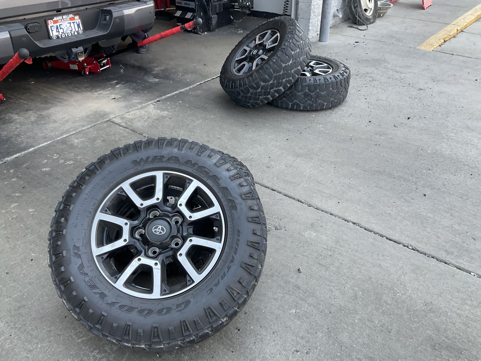 Toyota Tundra Duratrac wheels tires