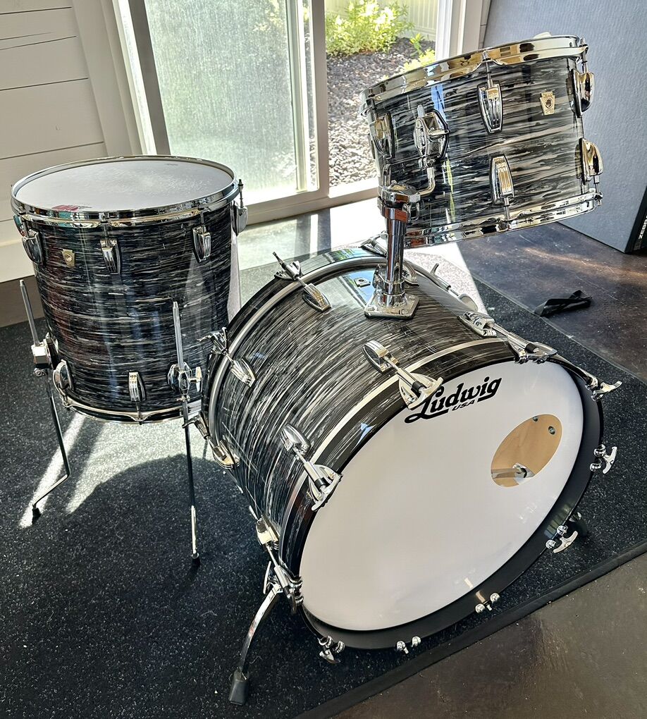 LUDWIG Classic Maple Vintage Black Oyster Drum Set