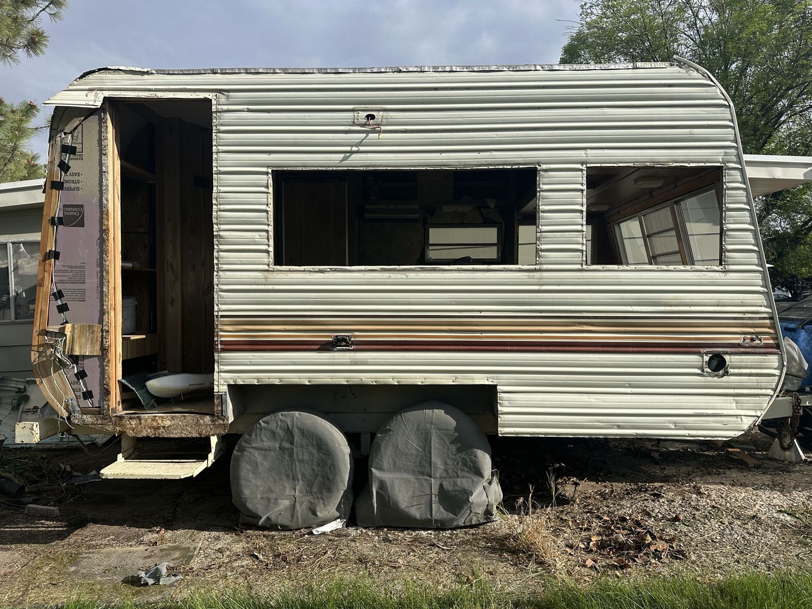 Main image 6