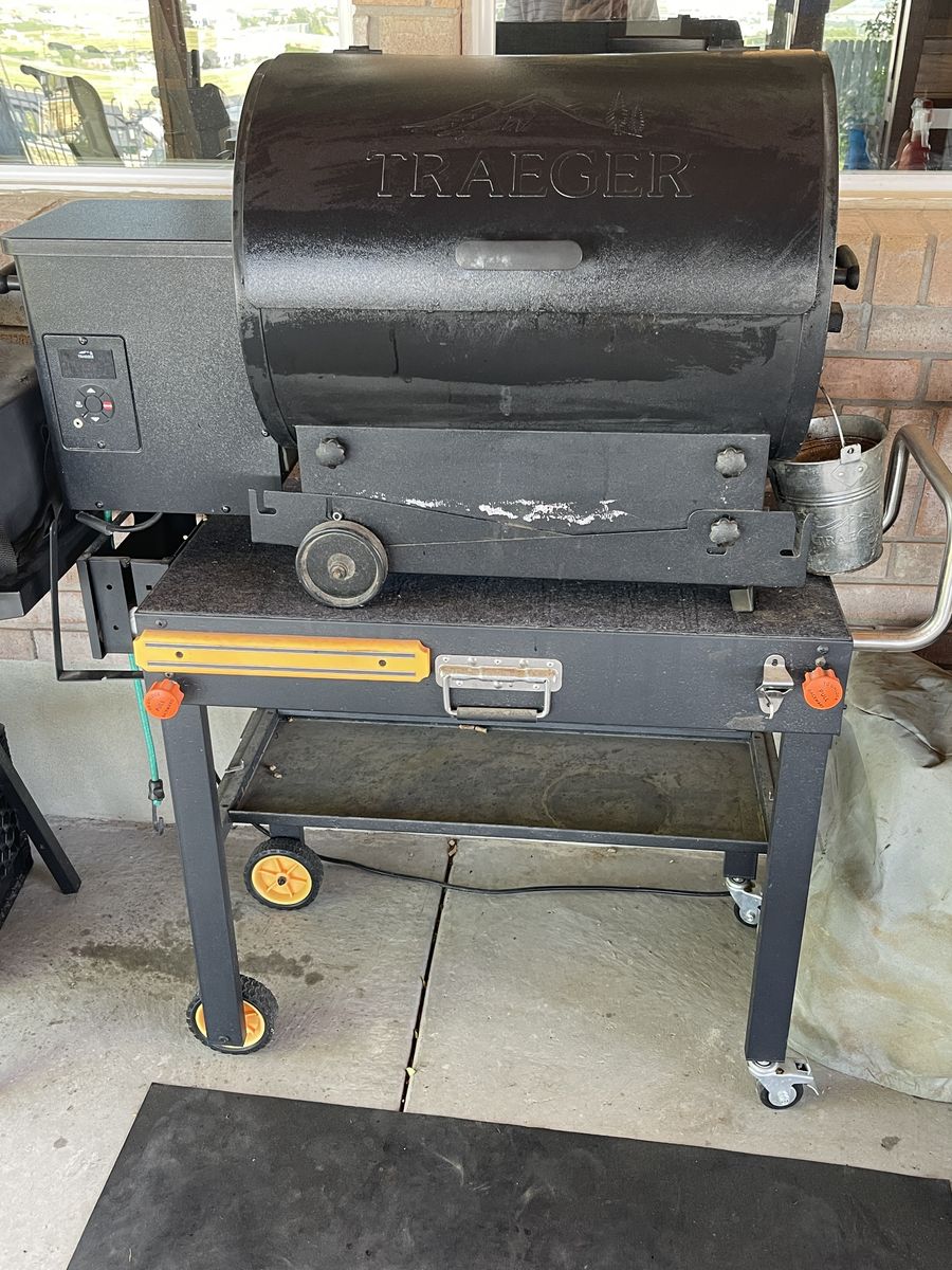 Traeger Tailgater 20