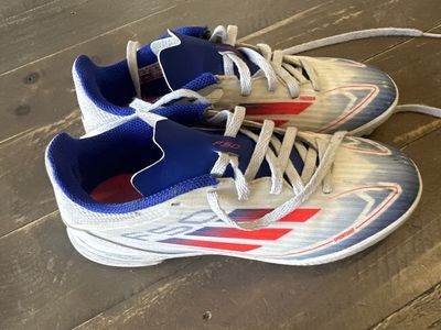 Adidas Junior F50 League FG/MG Soccer Cleats – Youth Size 2 (Cloud White/Solar Red/Lucid Blue)