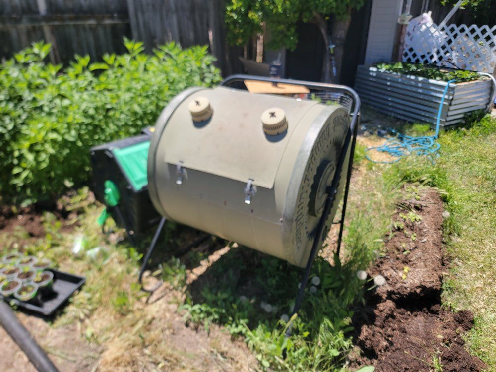 Dual-Chamber Tumbling Composter - Efficient Outdoor Composting System