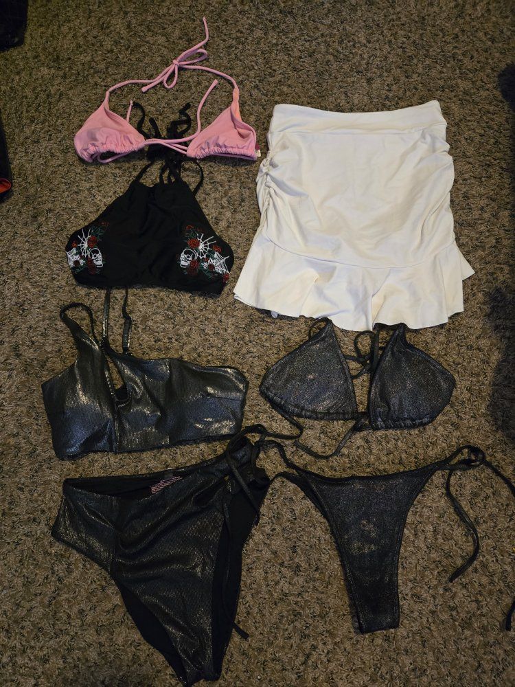 Womens clothes, tops, bottoms, shorts, dresses, sweaters, hoodie, etc.