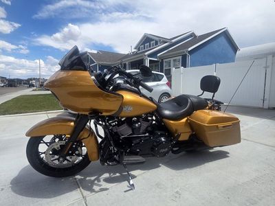 Harley-Davidson Road Glide Special, Low Miles, prospect gold
