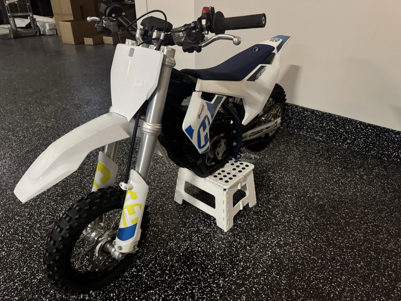 2024 Husqvarna EE3 