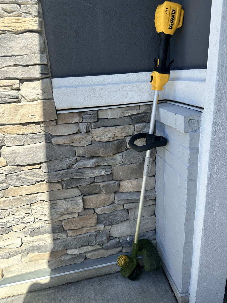 DEWALT DCST925P1 20V MAX XR Brushless String Trimmer - Good Condition