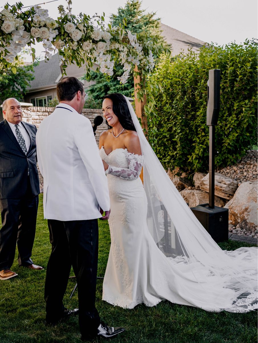 High-Quality DIY Wedding Ceremony Audio Rental – Simple & Stress-Free! (Speaker + Microphone)