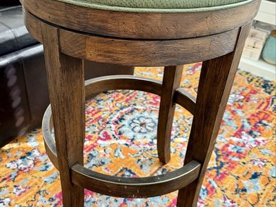 Set of 4 Swivel Bar Stools (Free Delivery)