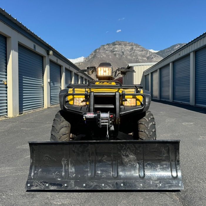 (Automatic )Honda Rubicon 500 4 x 4 snow plow