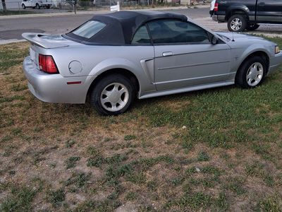 2000 Ford Mustang Base