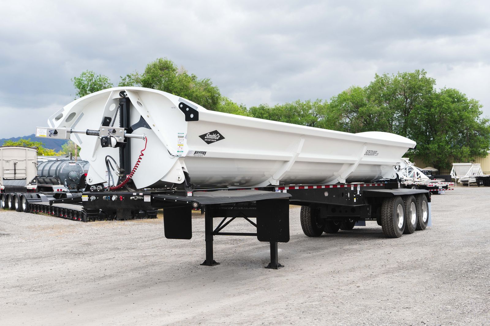 SMITHCO 3 AXLE SIDE DUMP TRAILER