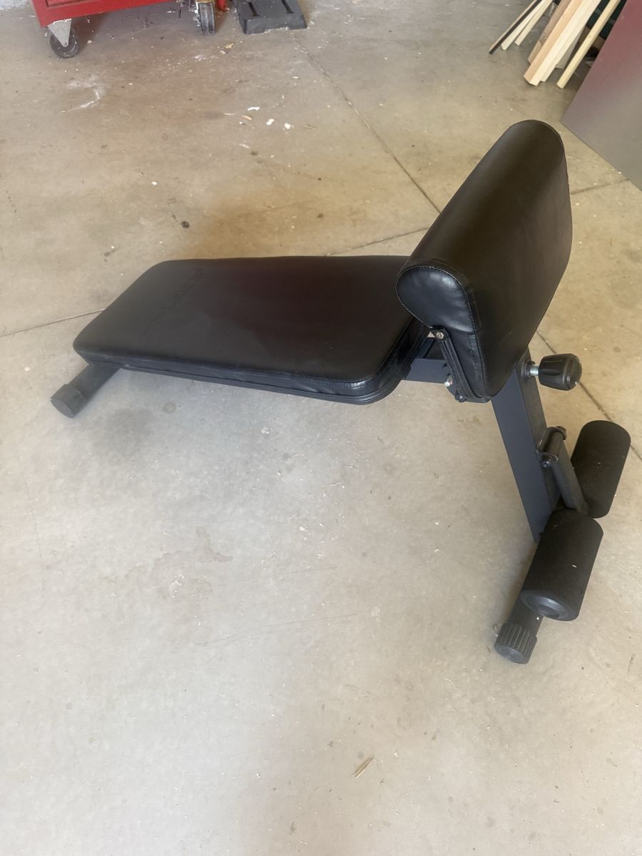 Adjustable incline bench